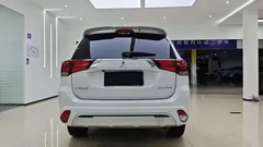 2021 Mitsubishi Outlander 2.0L 2WD 5-seat, белый — фото 5