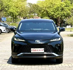 2023 Toyota Venza 2.0L CVT 2WD Luxury, чёрный — фото 3