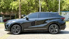 2023 Toyota Venza 2.0L CVT 2WD Luxury, чёрный — фото 4