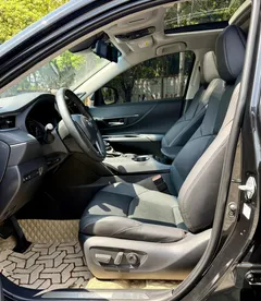 2023 Toyota Venza 2.0L CVT 2WD Luxury, чёрный — фото 9