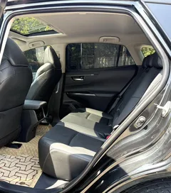 2023 Toyota Venza 2.0L CVT 2WD Luxury, чёрный — фото 12