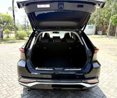 2023 Toyota Venza 2.0L CVT 2WD Luxury, чёрный — фото 21