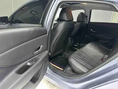 2023 Hyundai Elantra 1.5L CVT LUX Premium, синий — фото 15