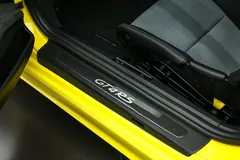 2022 Porsche 718 Cayman GT4 RS 4.0L, жёлтый — фото 11