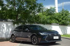 2023 Toyota Avalon 2.0L CVT Luxury, чёрный — фото 3