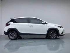 2022 Toyota Yaris L Zhixuan X 1.5L CVT Luxury Plus, белый — фото 8