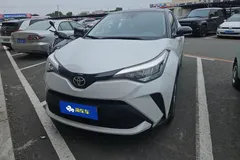 2021 Toyota C-HR 2.0L Comfort, белый — фото 3