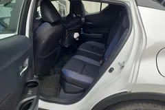 2021 Toyota C-HR 2.0L Comfort, белый — фото 13