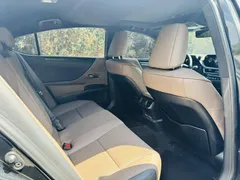 2022 Lexus ES 200 Excellence, чёрный — фото 6