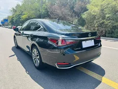 2022 Lexus ES 200 Excellence, чёрный — фото 9