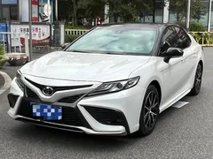 2021 Toyota Camry 2.5S Fashion, белый — фото 1