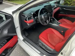 2021 Toyota Camry 2.5S Fashion, белый — фото 10