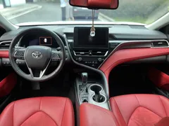 2021 Toyota Camry 2.5S Fashion, белый — фото 11