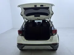 2022 Toyota Yaris L Zhixuan X 1.5L CVT Luxury Plus, белый — фото 15