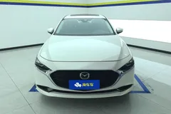 2022 Mazda Mazda3 2.0L AT, белый — фото 3