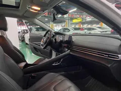 2021 Hyundai Elantra 1.5L CVT LUX Premium, белый — фото 9