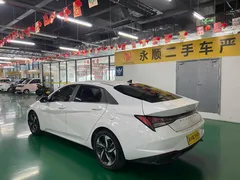 2021 Hyundai Elantra 1.5L CVT LUX Premium, белый — фото 10