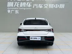 2023 Hyundai Elantra 1.5L CVT LUX Premium, белый — фото 5