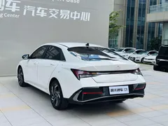 2023 Hyundai Elantra 1.5L CVT LUX Premium, белый — фото 15