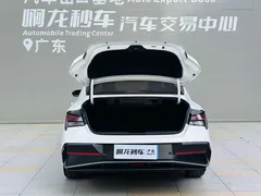2023 Hyundai Elantra 1.5L CVT LUX Premium, белый — фото 16
