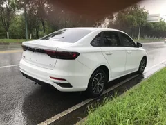 2022 Geely Emgrand 4th Gen 1.5L CVT Premium, белый — фото 3