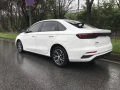 2022 Geely Emgrand 4th Gen 1.5L CVT Premium, белый — фото 5