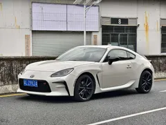 2023 Toyota GR86 2.4L MT 10th Anniversary, белый — фото 1