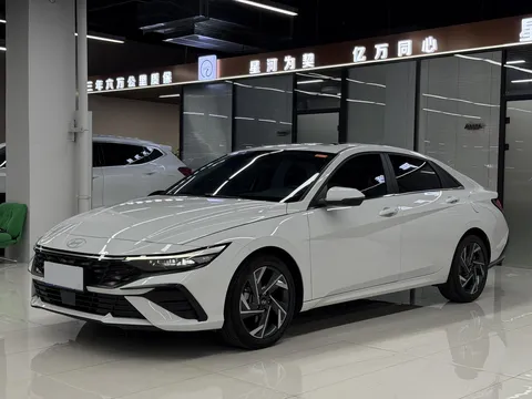 2023 Hyundai Elantra 1.5L CVT LUX Premium