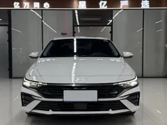 2023 Hyundai Elantra 1.5L CVT LUX Premium, белый — фото 2