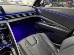 2023 Hyundai Elantra 1.5L CVT LUX Premium, белый — фото 13