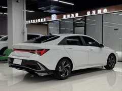 2023 Hyundai Elantra 1.5L CVT LUX Premium, белый — фото 18