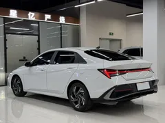 2023 Hyundai Elantra 1.5L CVT LUX Premium, белый — фото 20