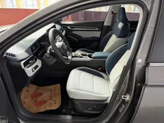 2022 Geely Emgrand 4th Gen 1.5L CVT Flagship — фото 6
