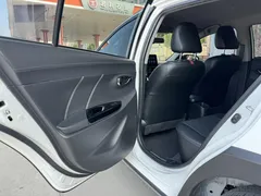 2022 Toyota Yaris L Zhixuan X 1.5L CVT Luxury Plus, белый — фото 8