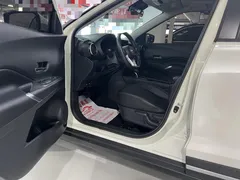 2023 Nissan Kicks 1.5L Luxury, белый — фото 7