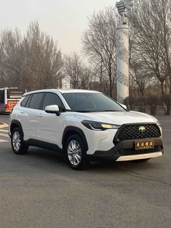 2023 Toyota Corolla Cross 2.0L CVT Elite, белый — фото 3