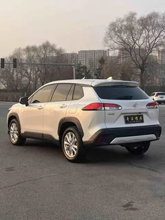 2023 Toyota Corolla Cross 2.0L CVT Elite, белый — фото 10