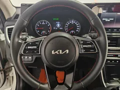 2021 Kia Seltos 1.5L CVT, белый — фото 16