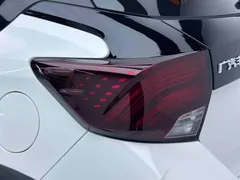 2022 Toyota Yaris L Zhixuan X 1.5L CVT Luxury Plus, белый — фото 20