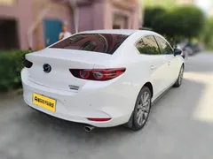2022 Mazda Mazda3 2.0L AT, белый — фото 2