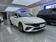 2023 Hyundai Elantra 1.5L CVT GLS Leading, белый — фото 3