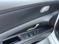 2023 Hyundai Elantra 1.5L CVT GLS Leading, белый — фото 6