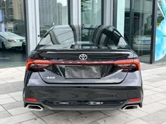 2022 Toyota Avalon 2.0L XLE Premium, чёрный — фото 7