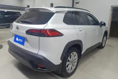 2022 Toyota Frontlander 2.0L CVT Leading, белый — фото 9