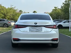 2022 Lexus ES 200 Excellence, белый — фото 4
