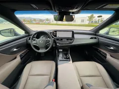 2022 Lexus ES 200 Excellence, чёрный — фото 4