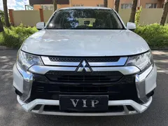 2021 Mitsubishi Outlander 2.0L 2WD 5-seat, белый — фото 2