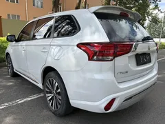 2021 Mitsubishi Outlander 2.0L 2WD 5-seat, белый — фото 6
