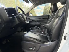 2021 Mitsubishi Outlander 2.0L 2WD 5-seat, белый — фото 7