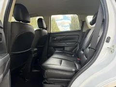 2021 Mitsubishi Outlander 2.0L 2WD 5-seat, белый — фото 8
